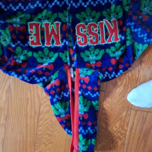 MISTLETOE ONESIE PAJAMAS - Picture 8 of 16